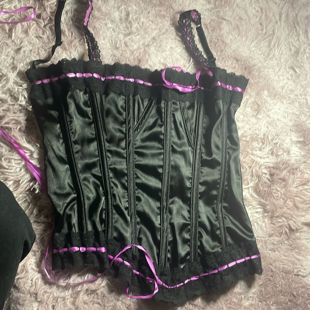 Beautiful Vintage FREDERICKS OF HOLLYWOOD